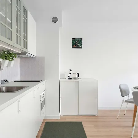 Bright In With Balcony And Parking By Renters Lejlighed Kołobrzeg